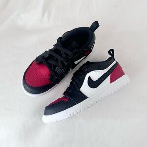 Jordan 1 low black and red 9c